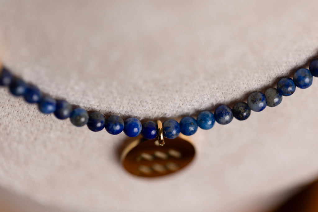 Collier ras de cou signe astrologique en lapis lazuli