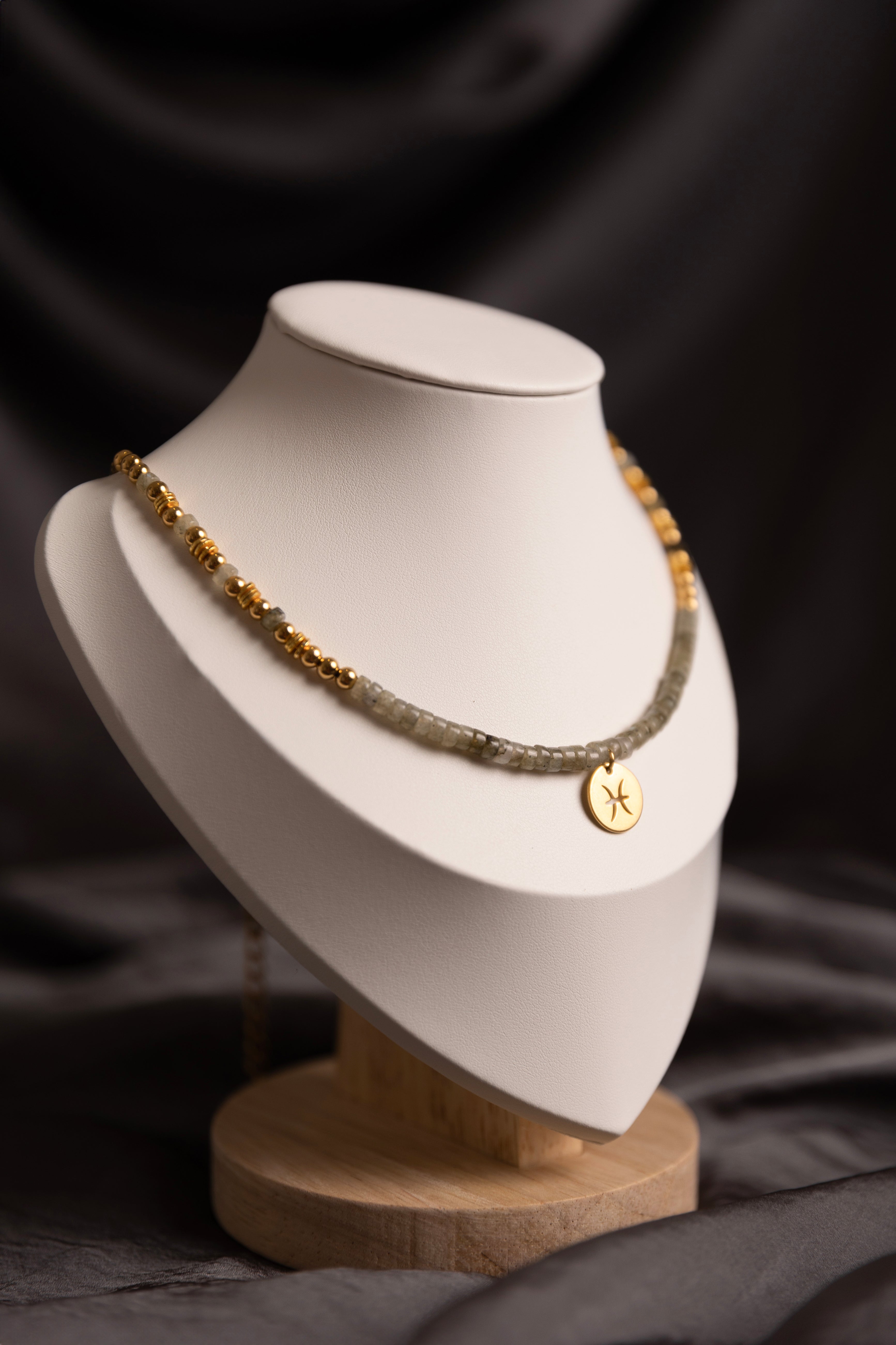 Collier ras de cou signe astrologique en labradorite teinté